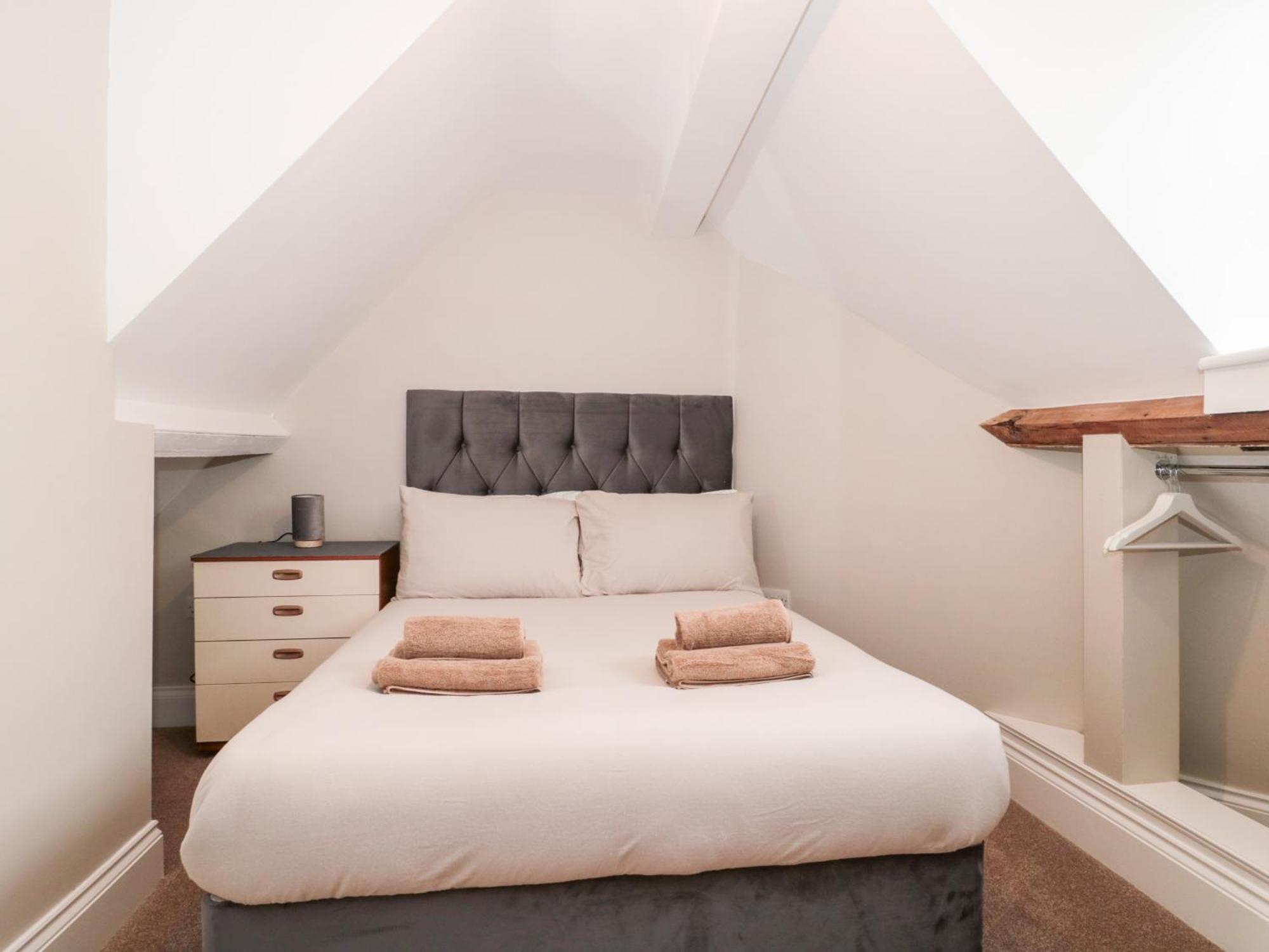 Purbeck Hotel Apartments - Flat 5 Свонідж Екстер'єр фото